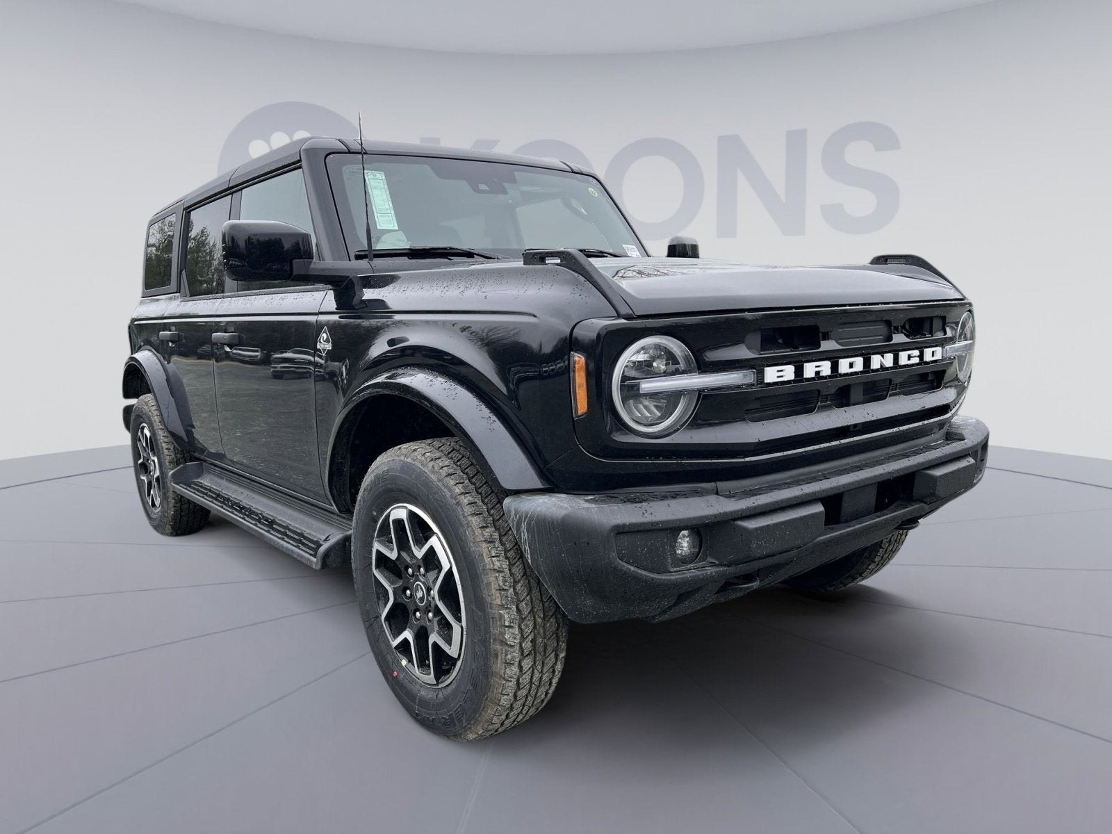 2026 Ford Bronco Outer Banks