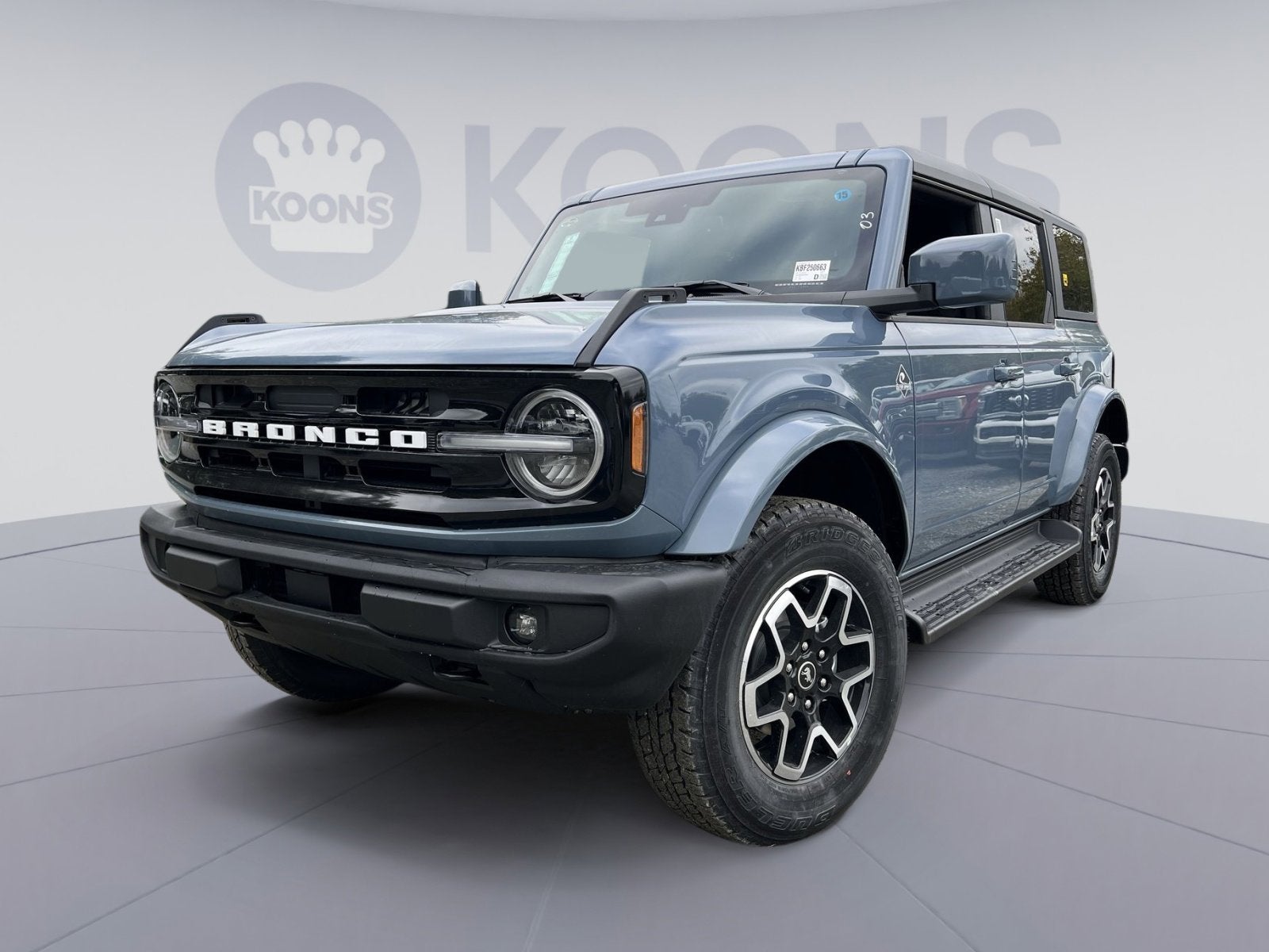 2025 Ford Bronco Outer Banks