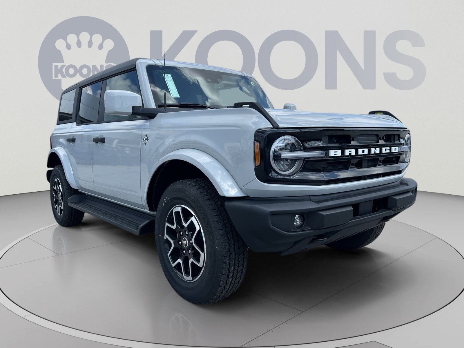 2026 Ford Bronco Outer Banks