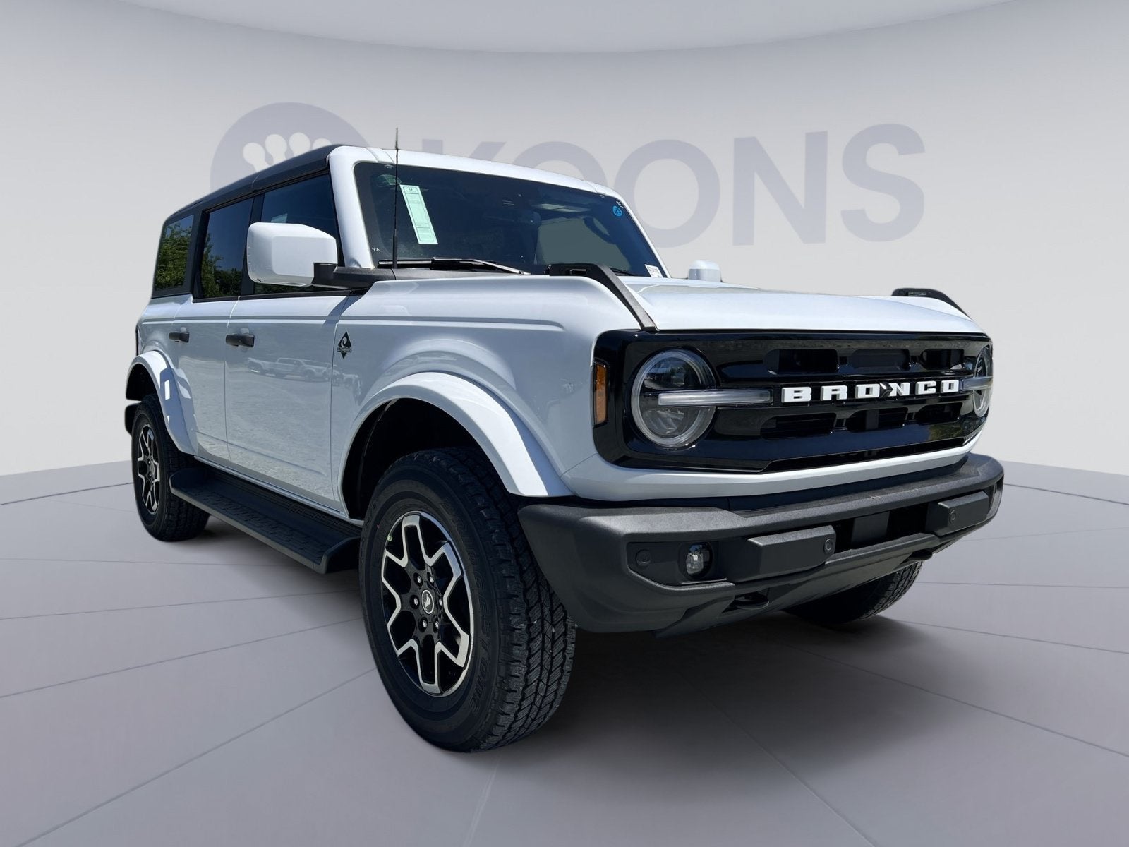 2026 Ford Bronco Outer Banks