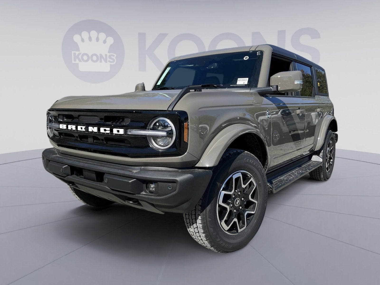2025 Ford Bronco Outer Banks