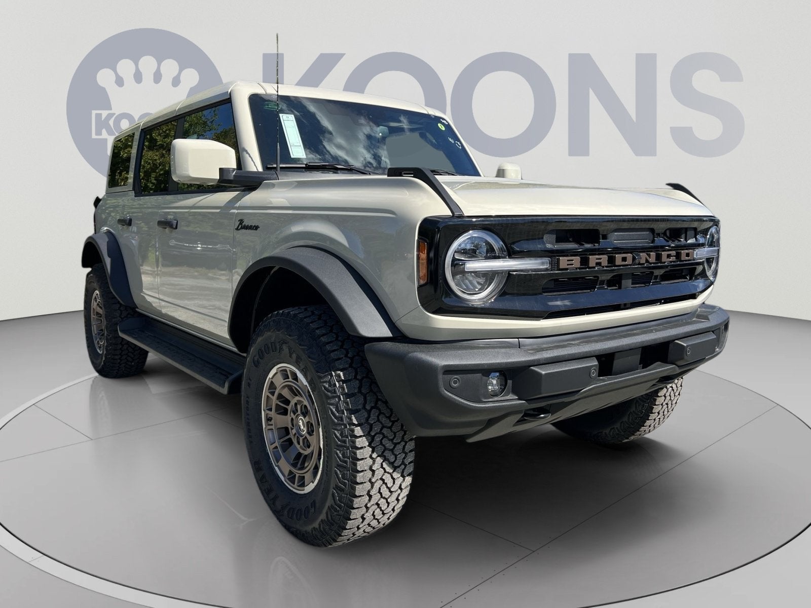 2026 Ford Bronco Outer Banks