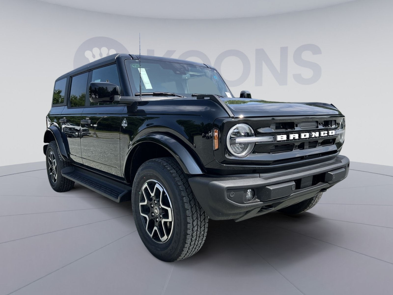 2026 Ford Bronco Outer Banks