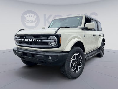 2026 Ford Bronco Outer Banks