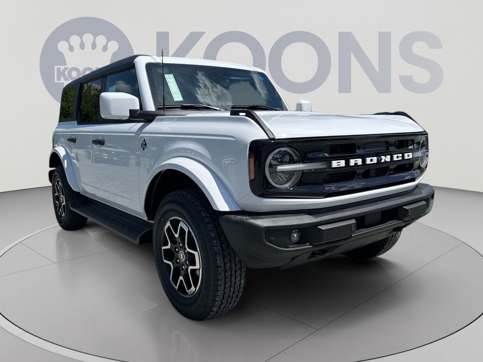 2026 Ford Bronco Outer Banks