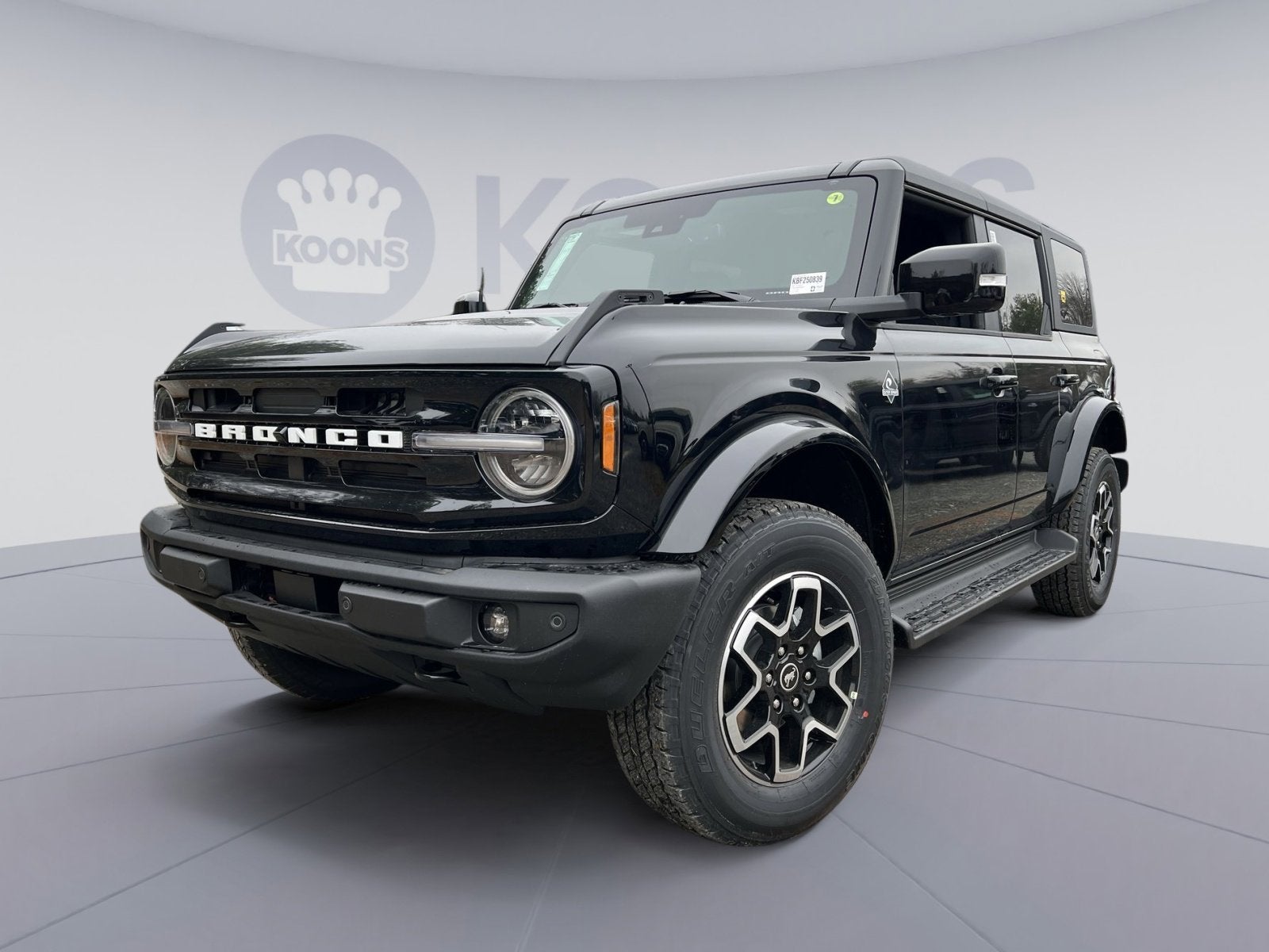 2025 Ford Bronco Outer Banks