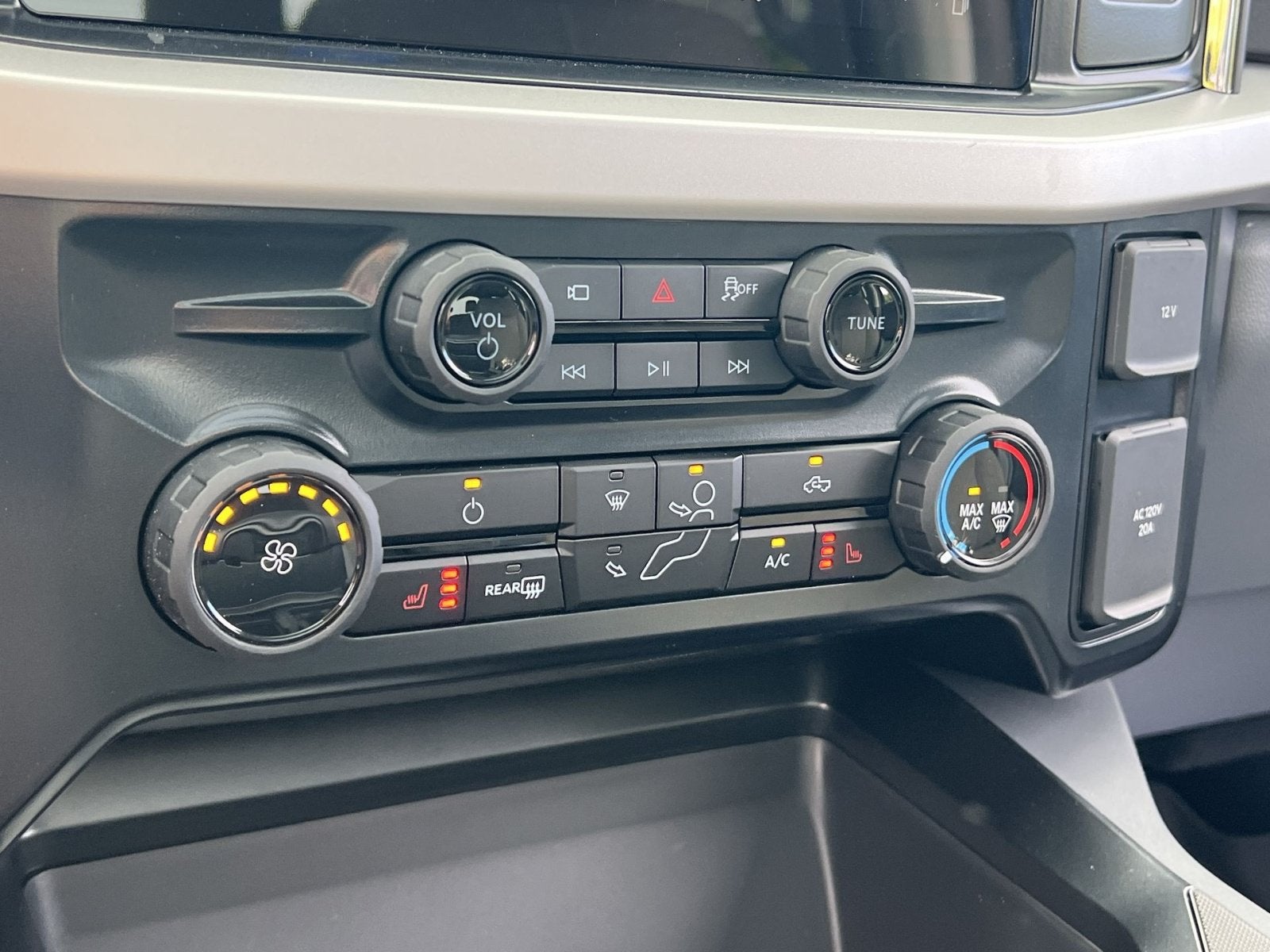 2027 Ford F-250SD XLT
