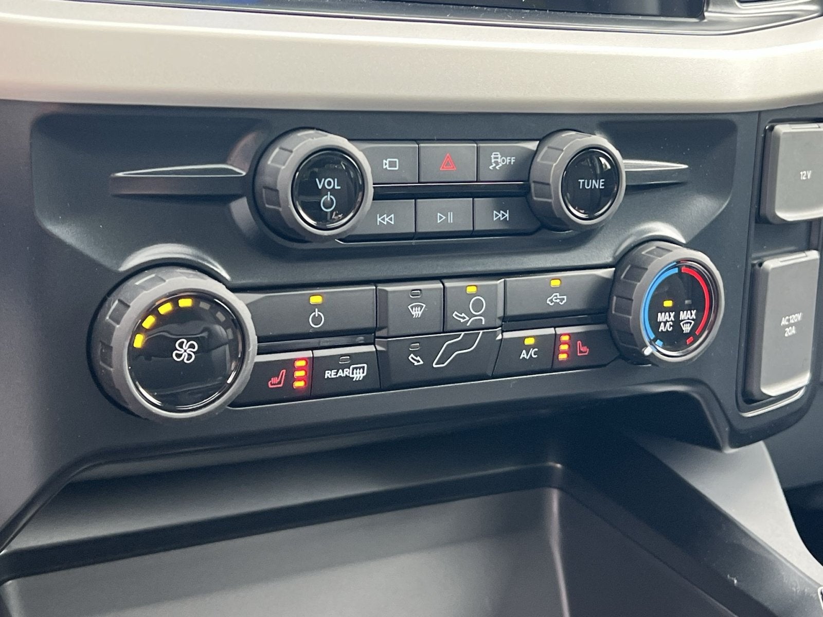 2027 Ford F-250SD XLT
