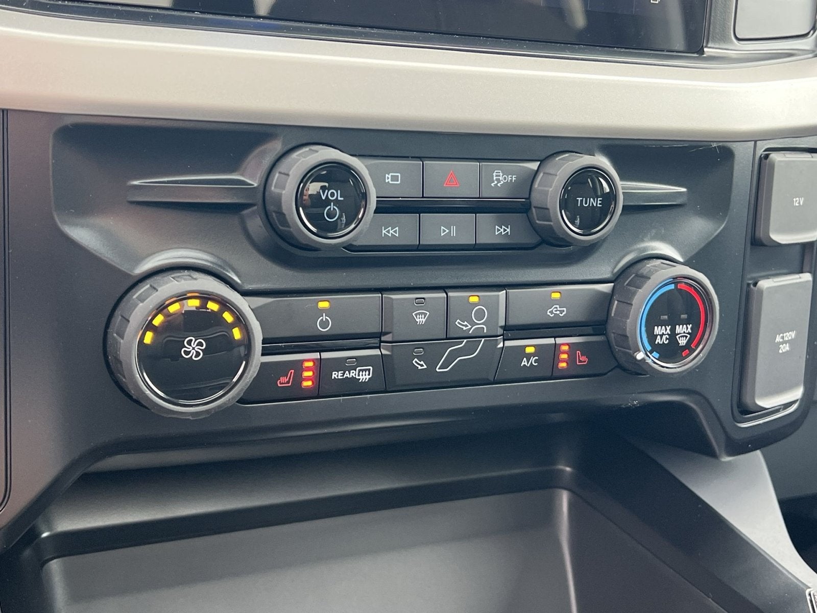 2027 Ford F-250SD XLT