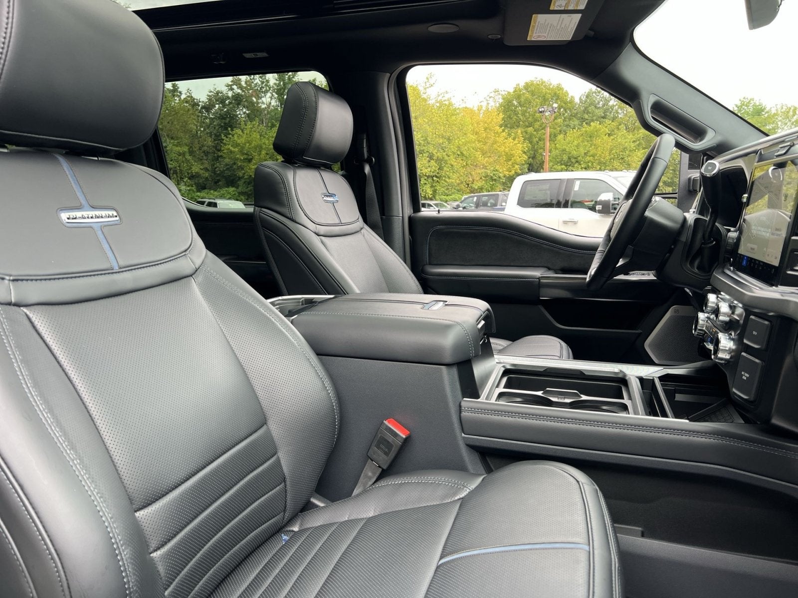 2027 Ford F-350SD Platinum