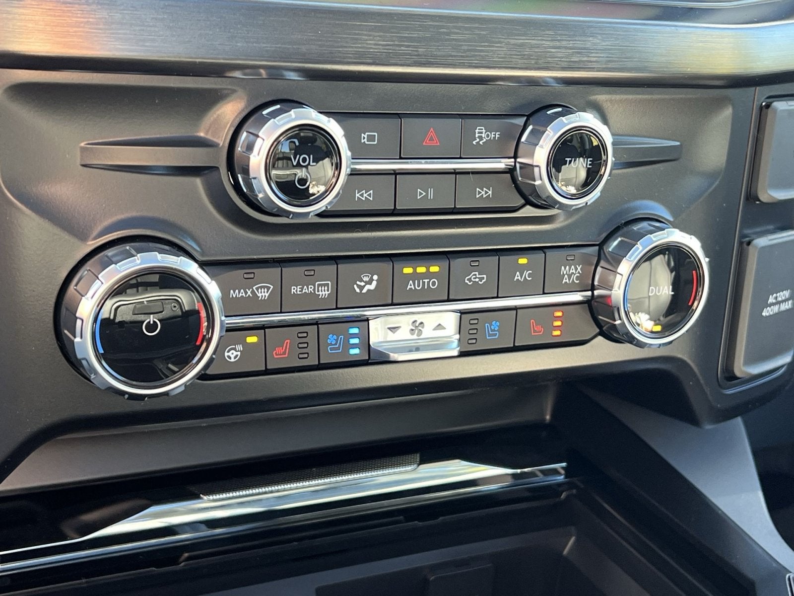 2027 Ford F-350SD Lariat