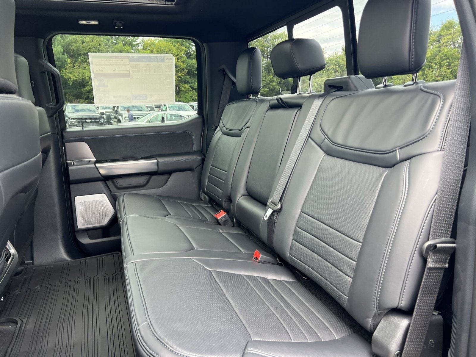 2027 Ford F-350SD Platinum