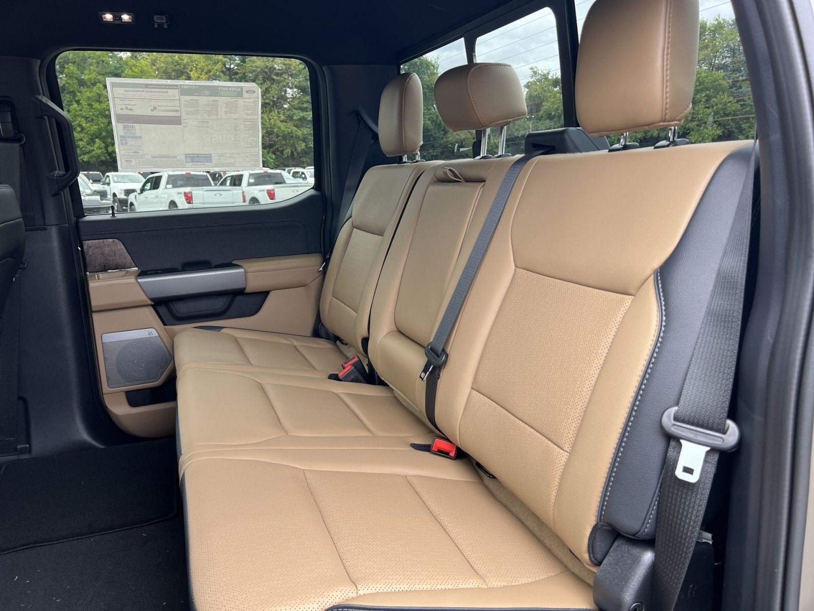 2027 Ford F-350SD Lariat