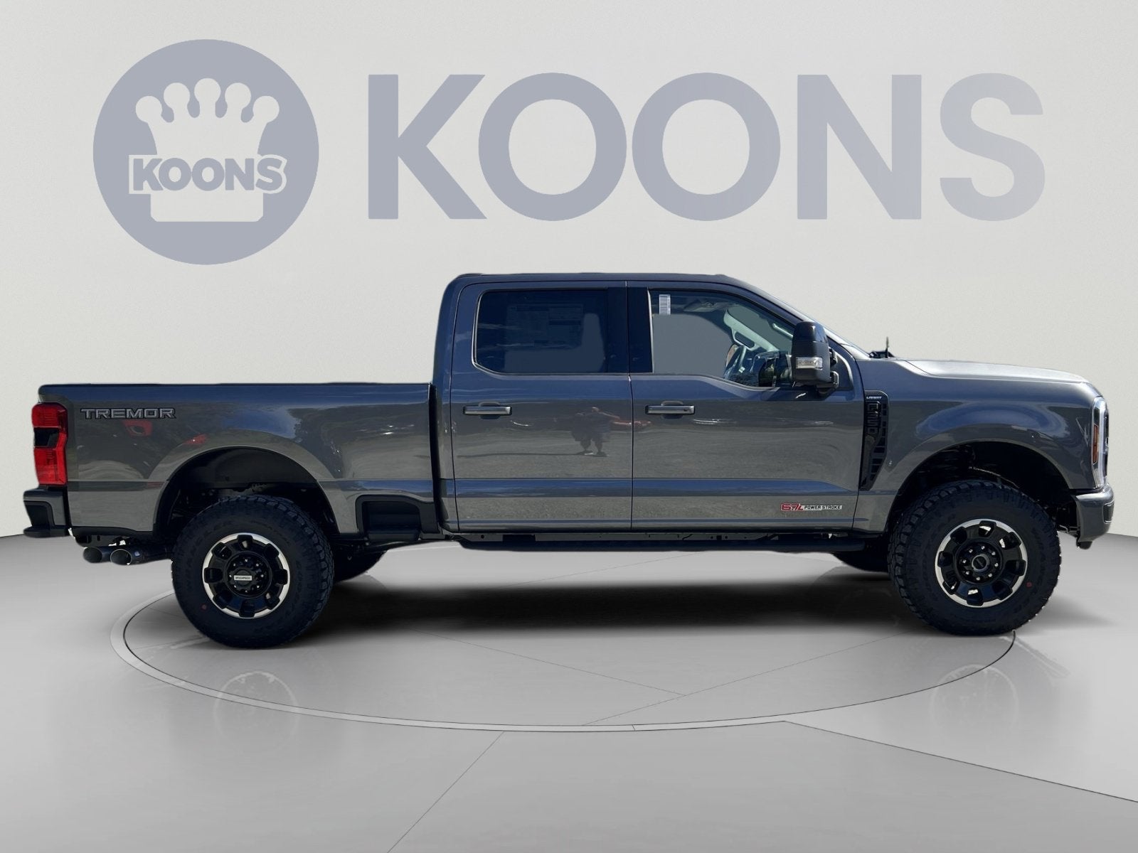 2027 Ford F-350SD Lariat