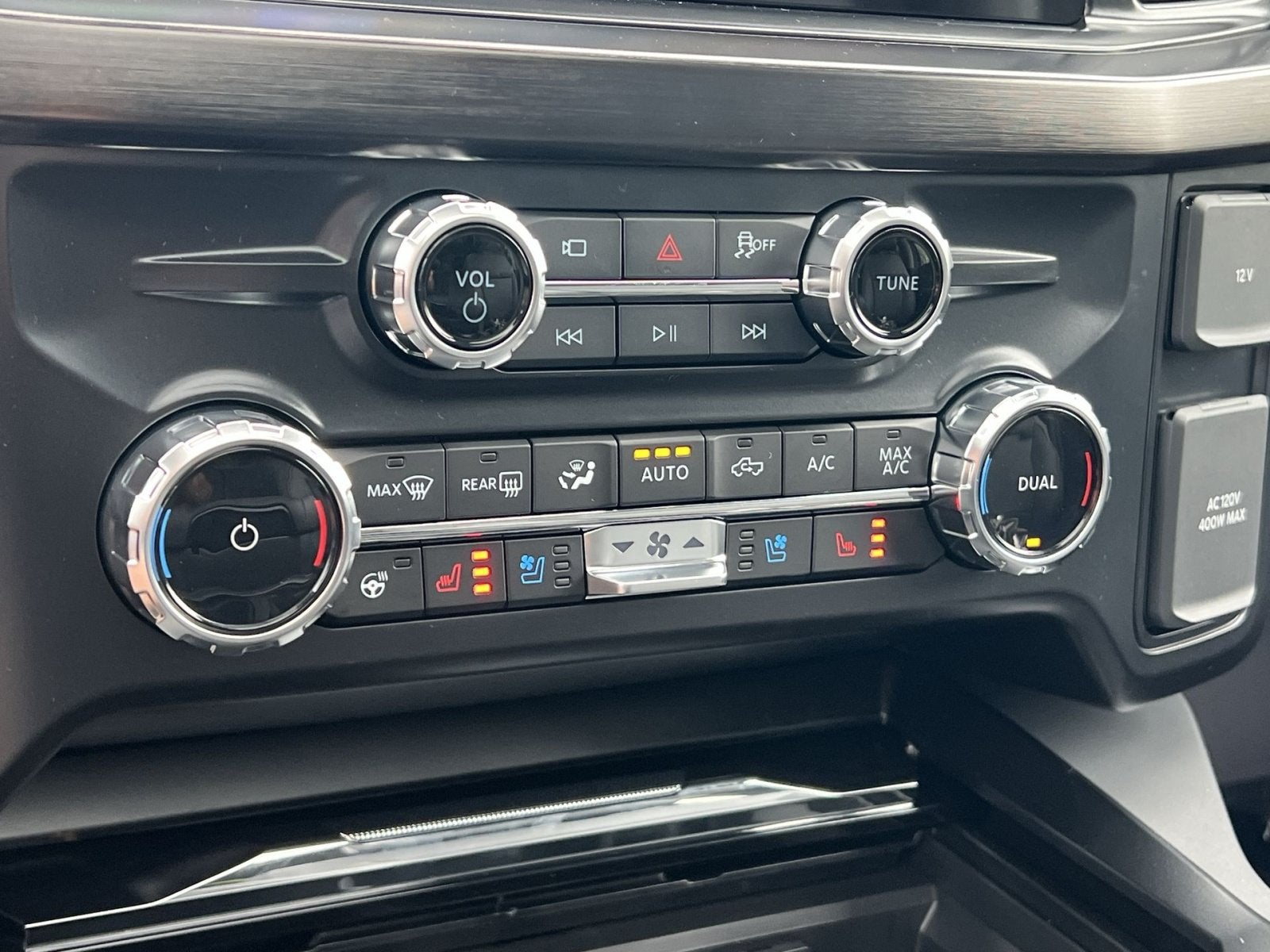 2027 Ford F-350SD Lariat