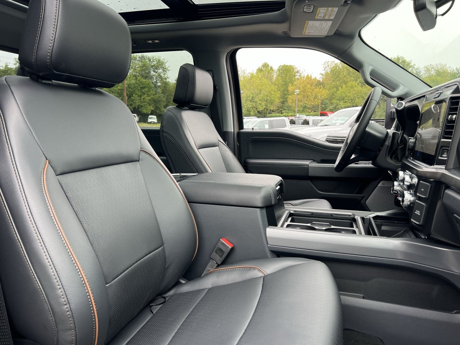 2027 Ford F-350SD Lariat