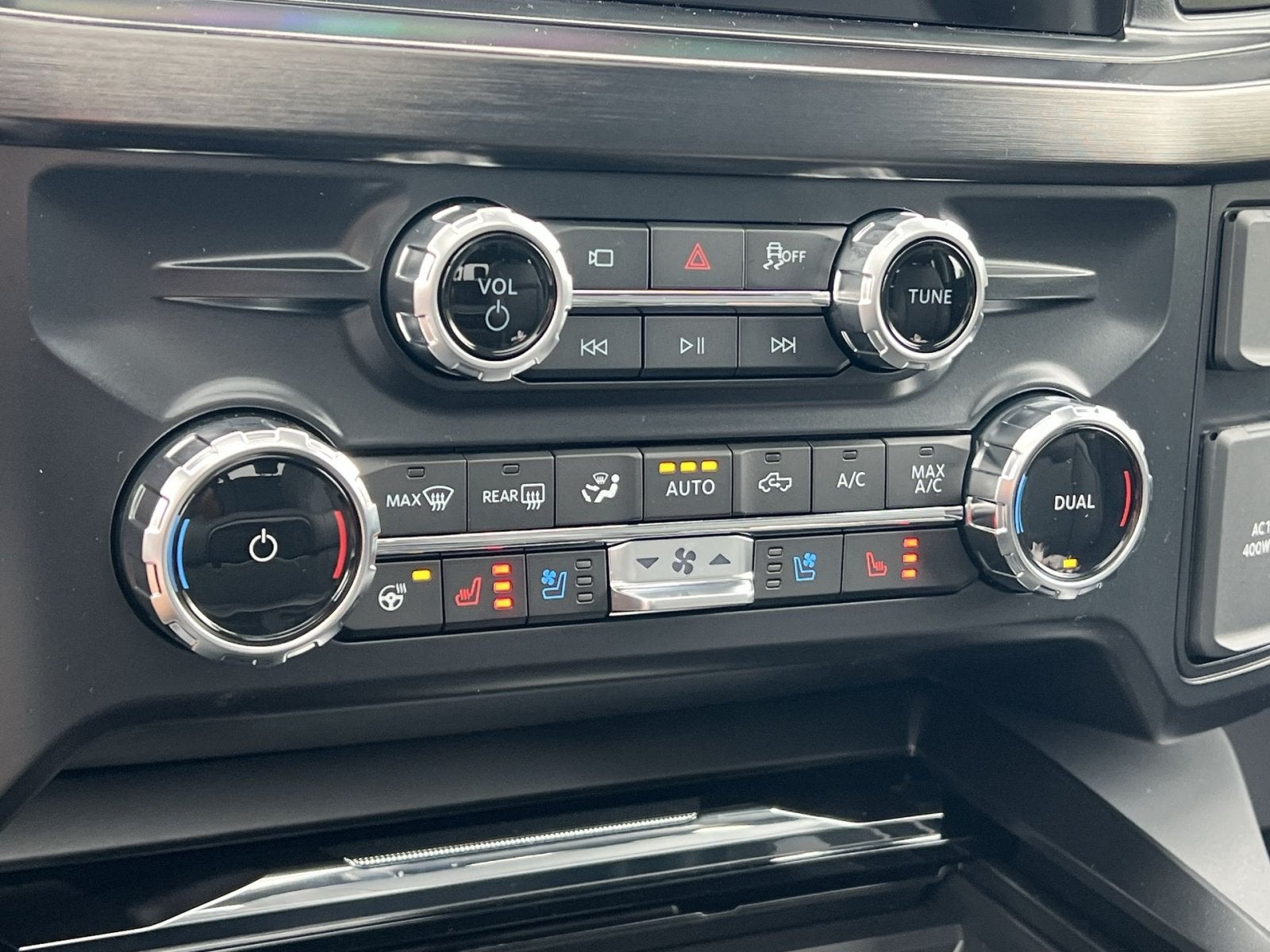 2027 Ford F-350SD Lariat