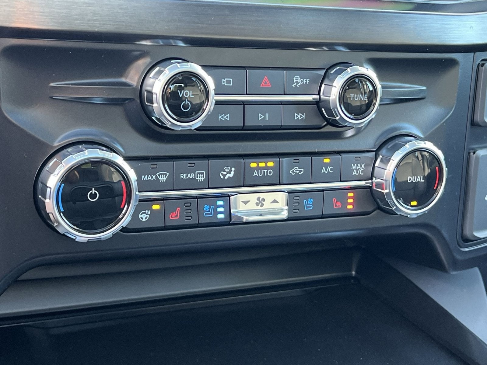 2027 Ford F-350SD Lariat