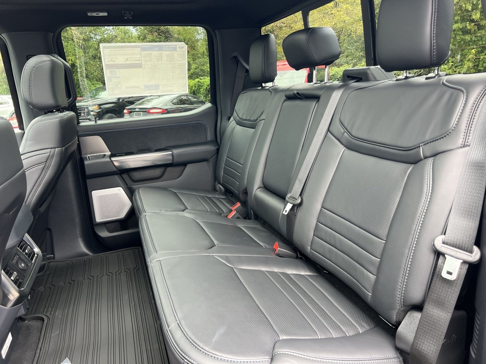 2027 Ford F-350SD Platinum