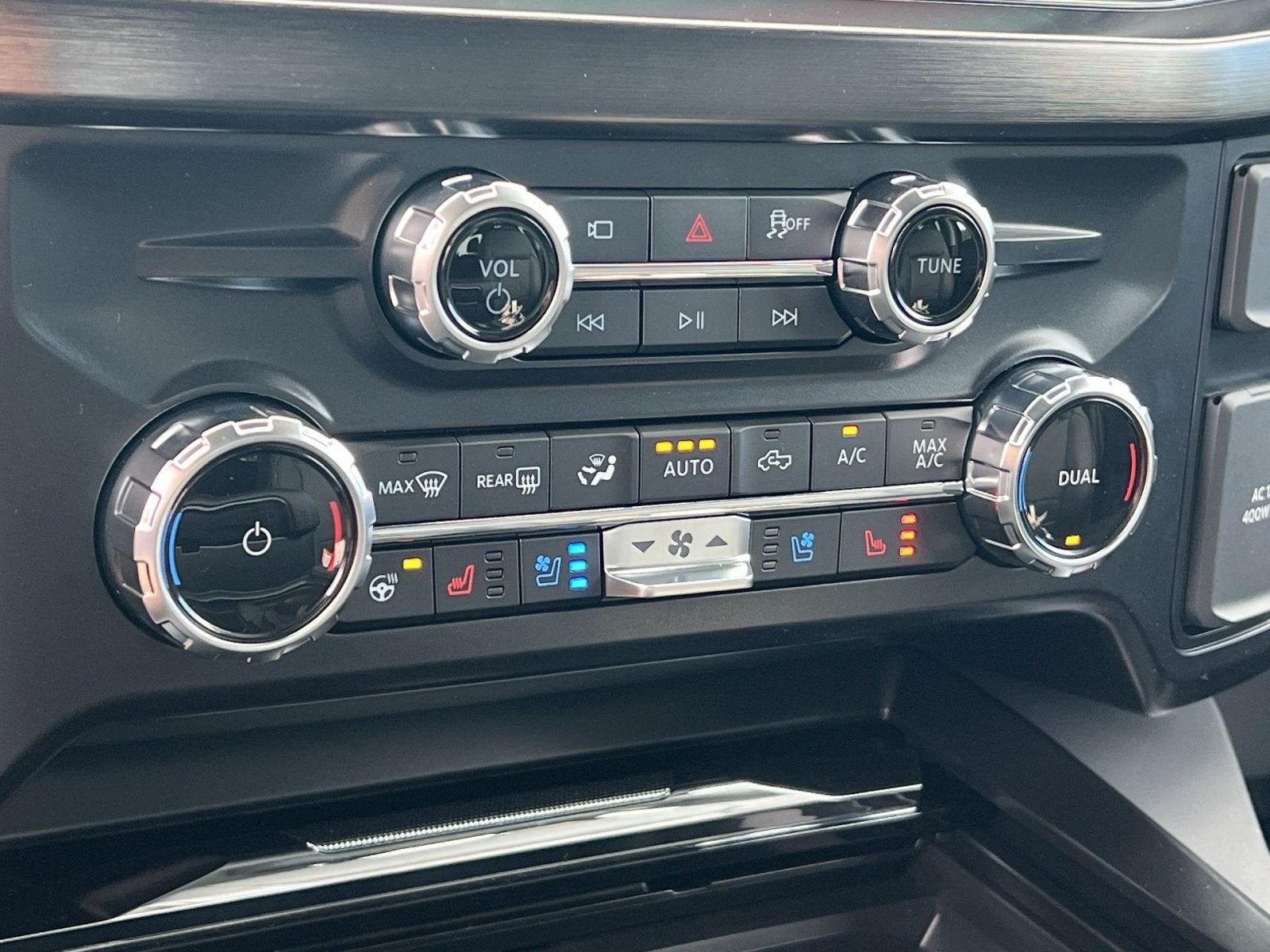 2027 Ford F-350SD Lariat