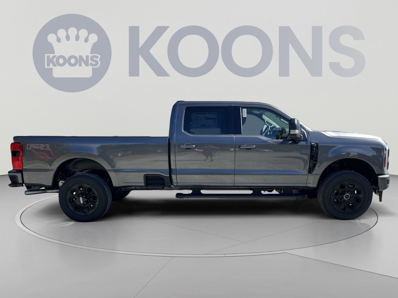 2027 Ford F-350SD XLT