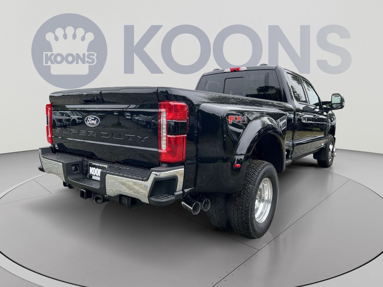 2027 Ford F-350SD Lariat