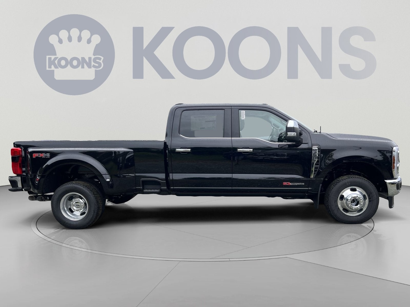 2027 Ford F-350SD Lariat