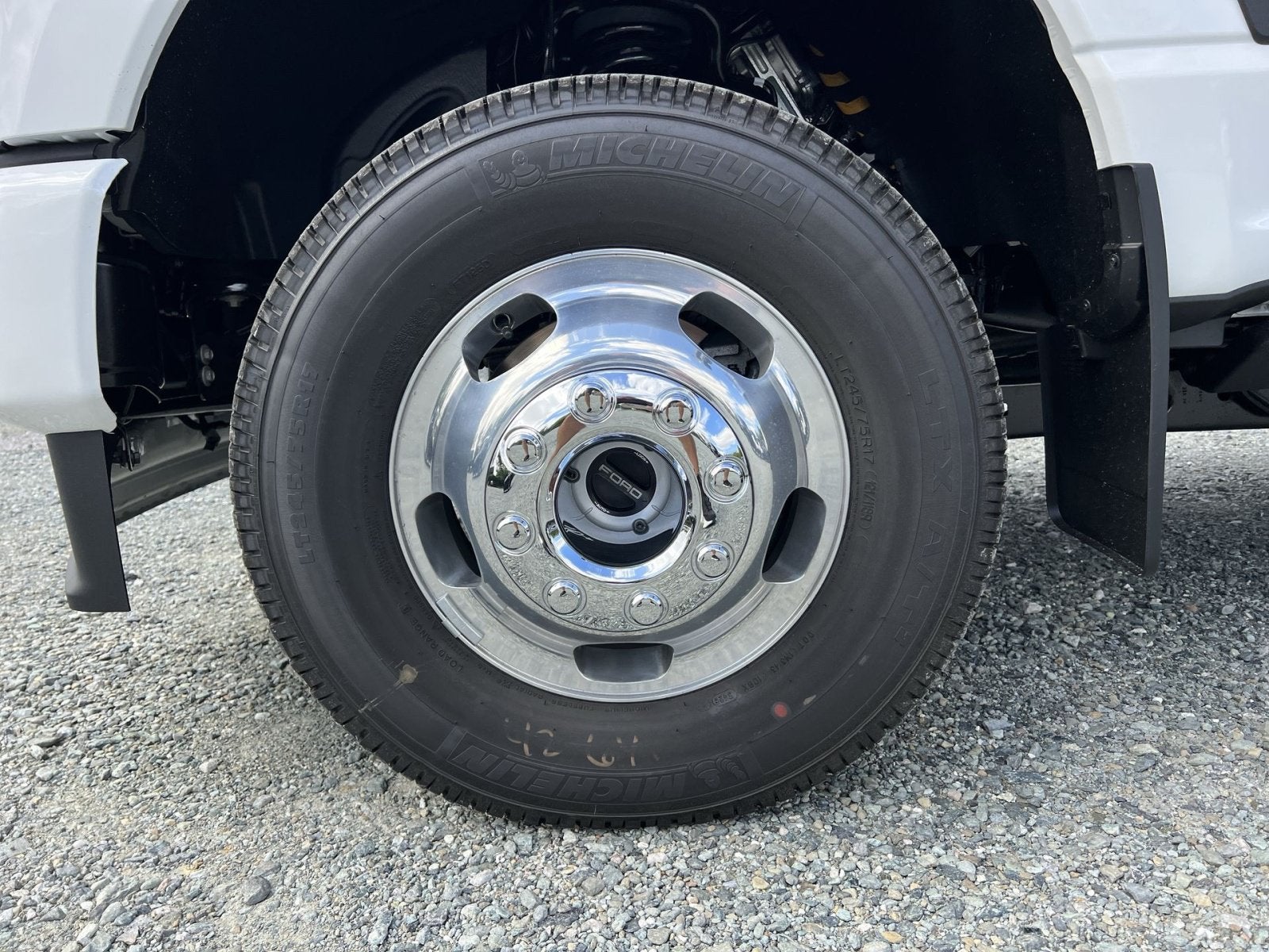 2027 Ford F-350SD Platinum