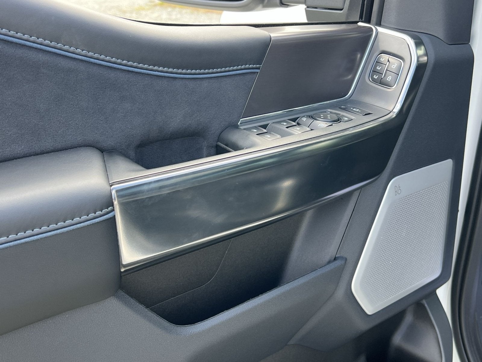 2027 Ford F-350SD Platinum