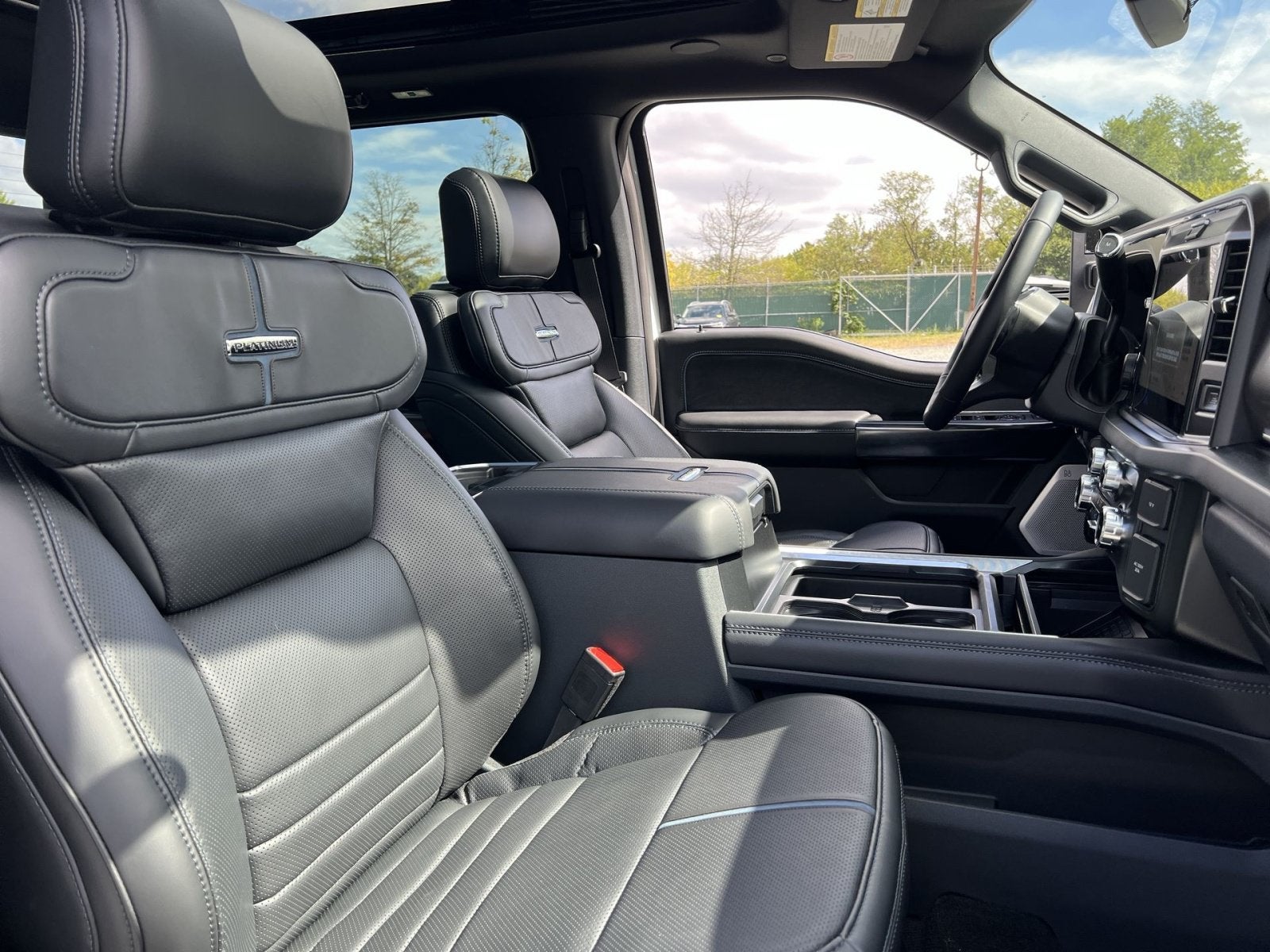 2027 Ford F-350SD Platinum