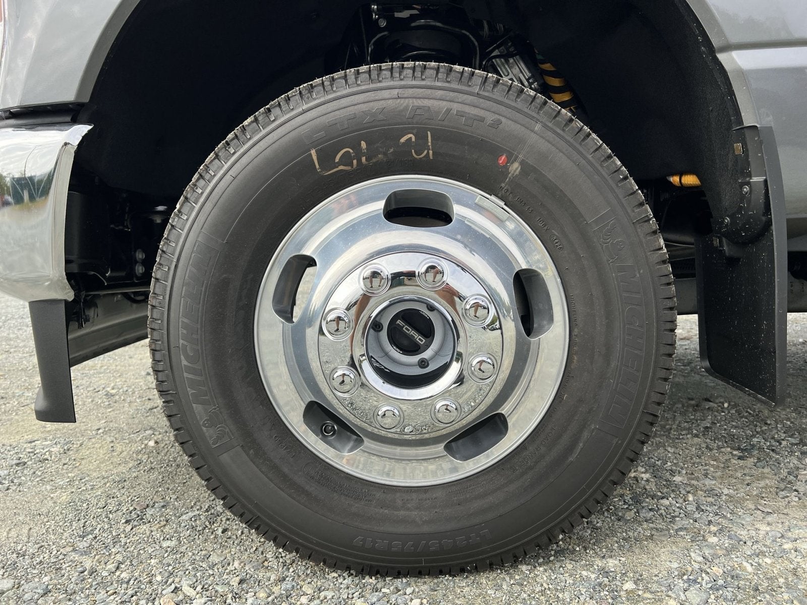 2027 Ford F-350SD Lariat