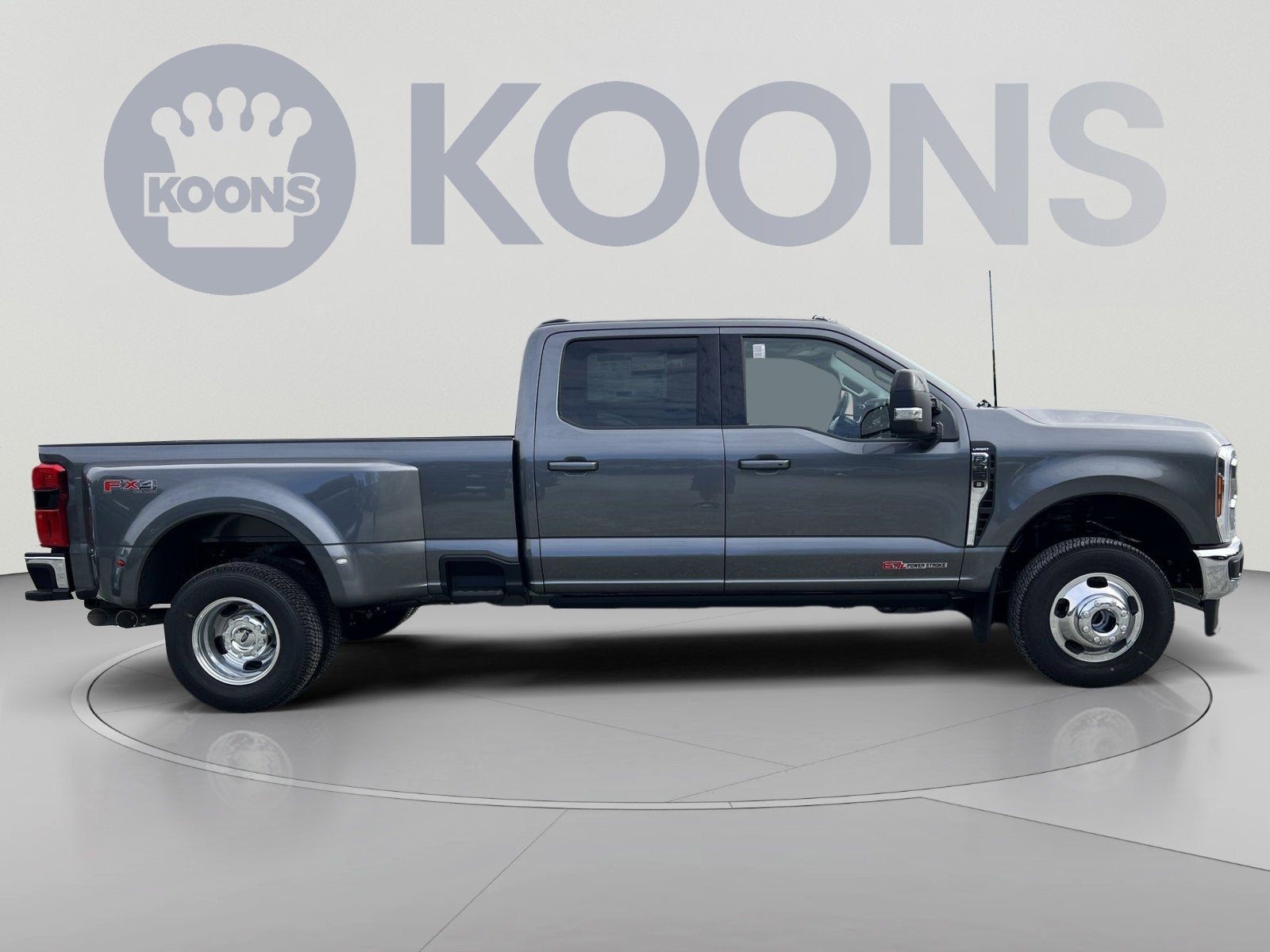 2027 Ford F-350SD Lariat