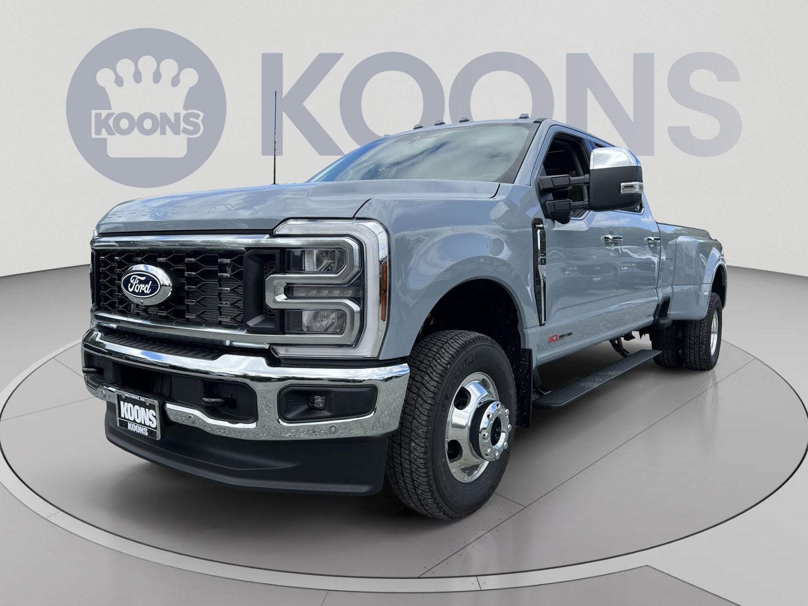 2027 Ford F-350SD Lariat