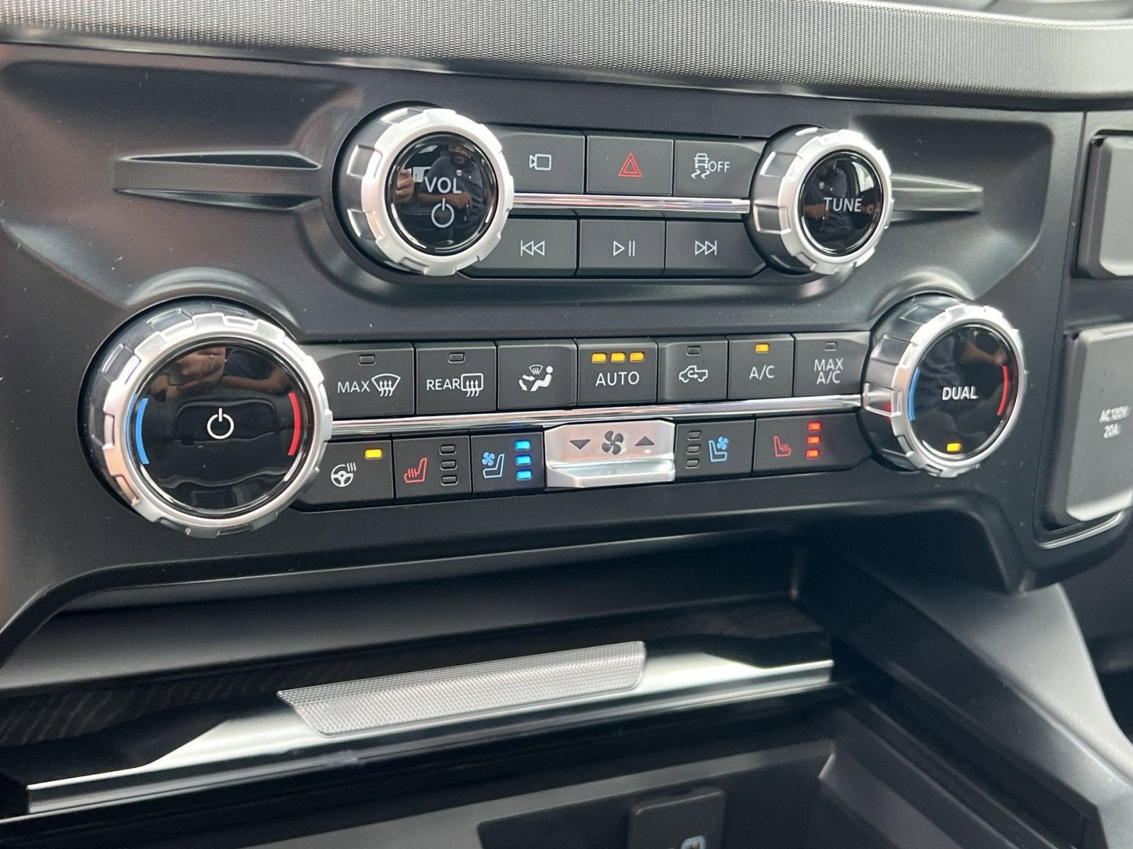 2025 Ford F-350SD Platinum